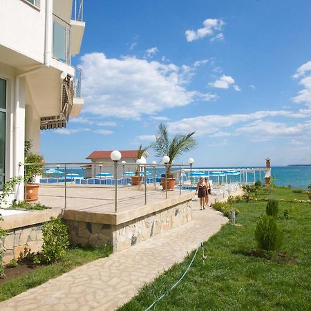 Nushev Hotel Sveti Vlas Esterno foto