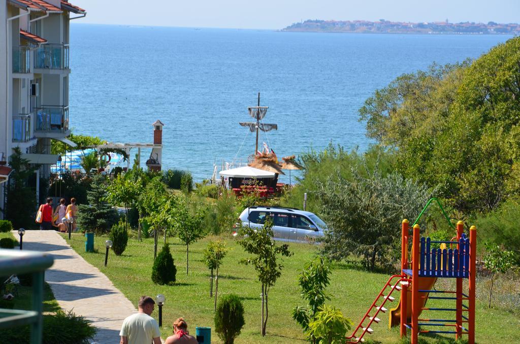 Nushev Hotel Sveti Vlas Esterno foto