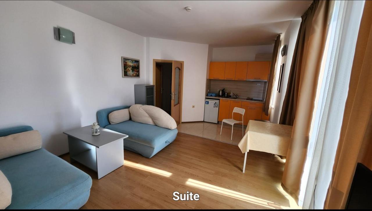 Nushev Hotel Sveti Vlas Esterno foto