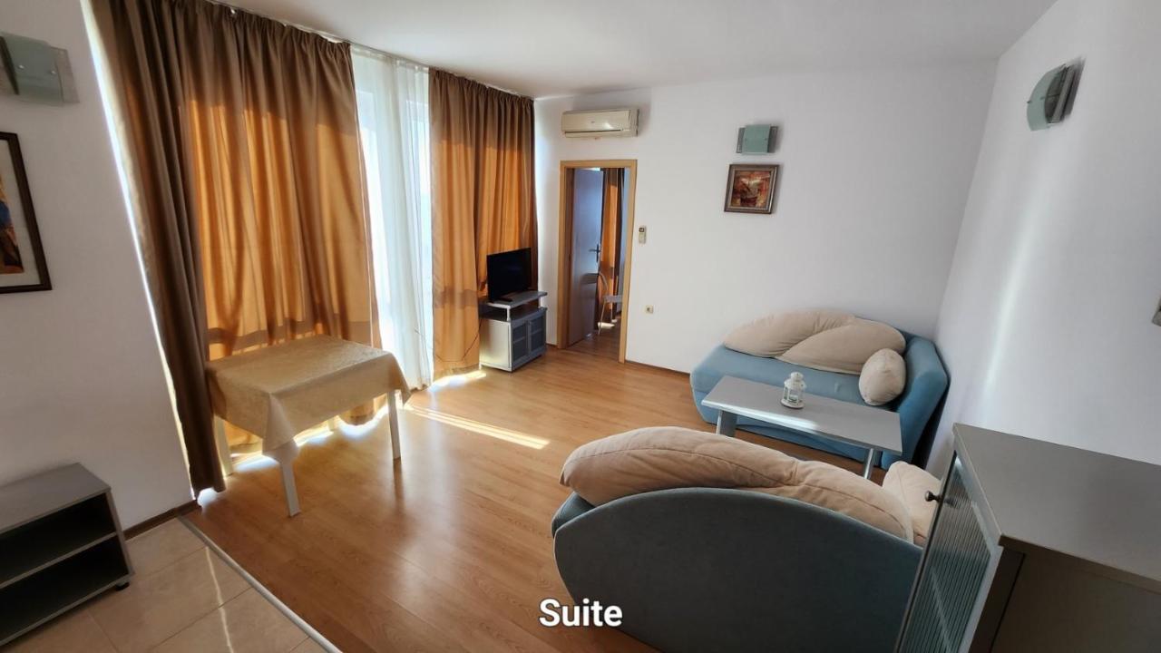 Nushev Hotel Sveti Vlas Esterno foto