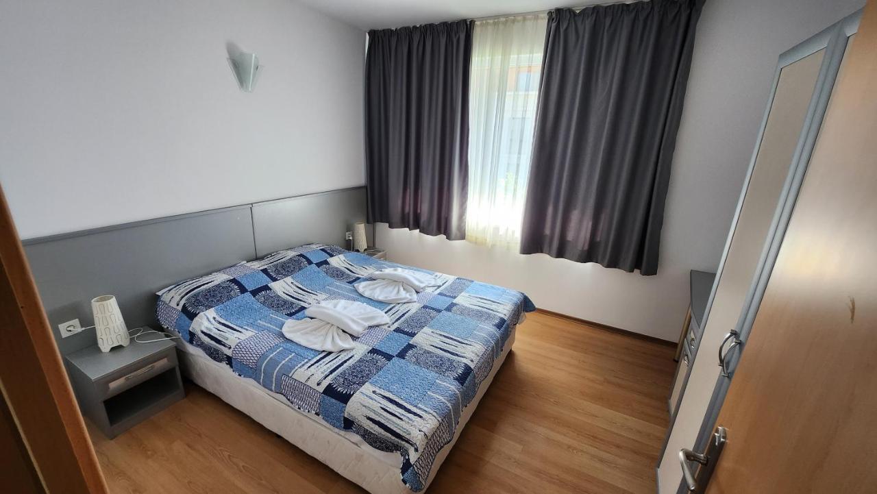 Nushev Hotel Sveti Vlas Esterno foto