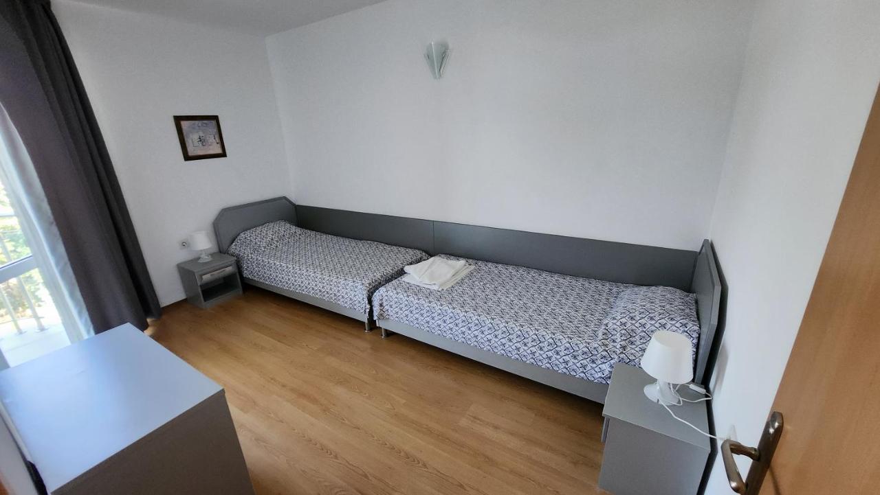 Nushev Hotel Sveti Vlas Esterno foto