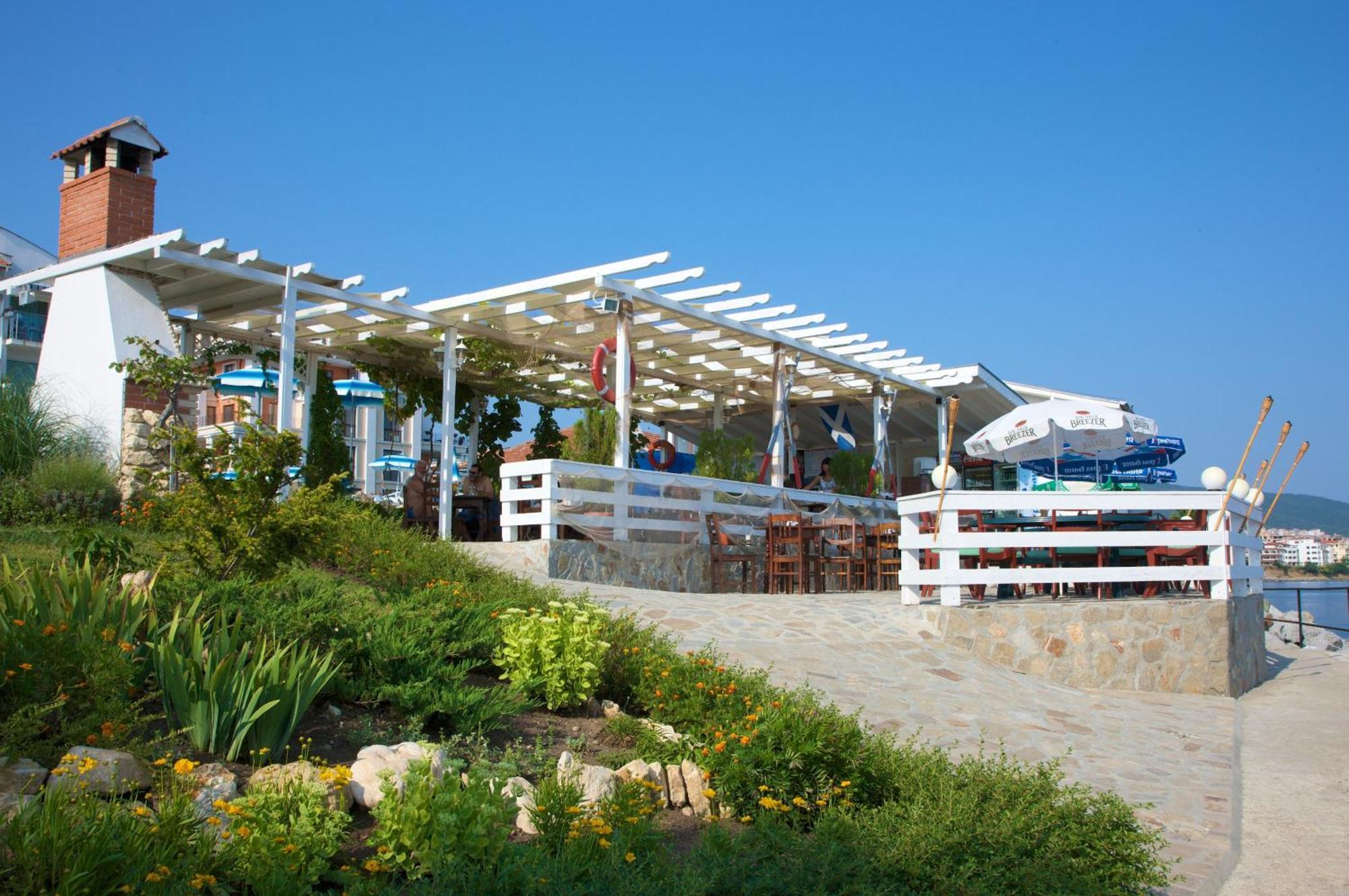 Nushev Hotel Sveti Vlas Esterno foto
