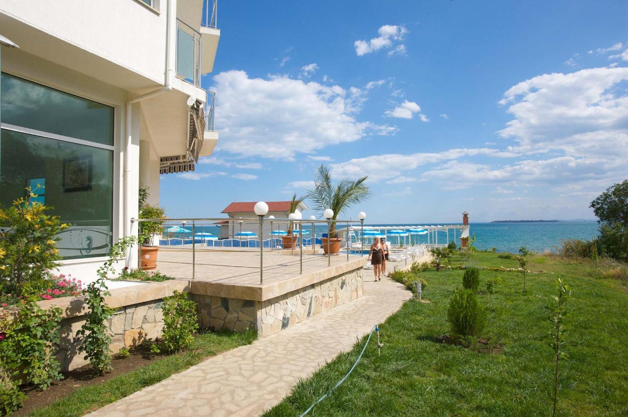 Nushev Hotel Sveti Vlas Esterno foto