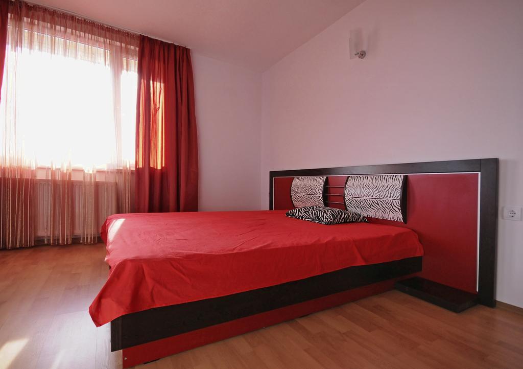 Nushev Hotel Sveti Vlas Esterno foto