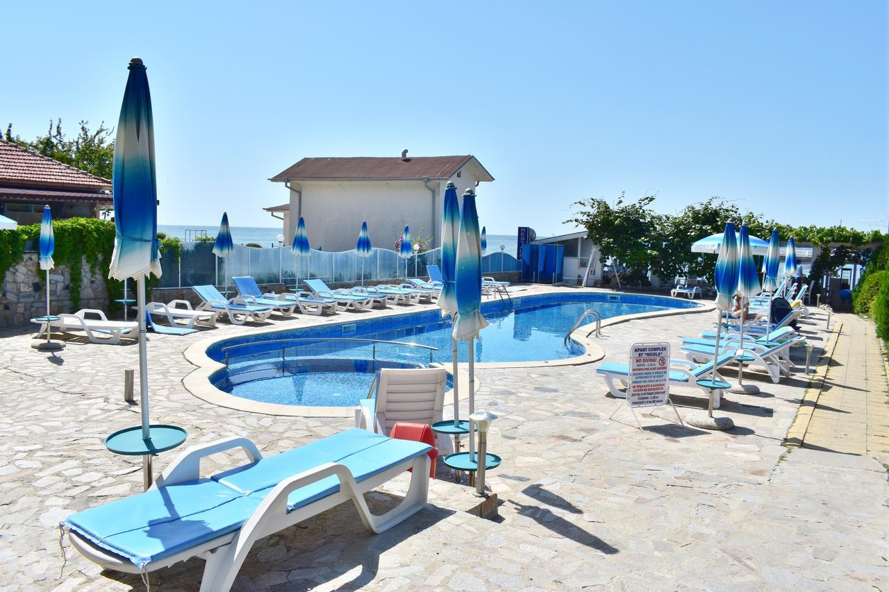 Nushev Hotel Sveti Vlas Esterno foto